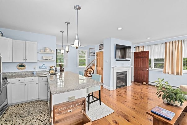 Fireplace, Interior, Kitchen, Pendant Lights, Recessed Lighting, Wood Texture Flooring