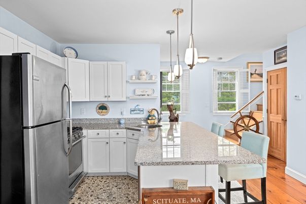 Interior, Kitchen, Pendant Lights, Wood Texture Flooring