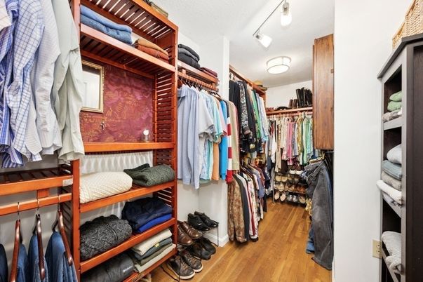 Interior, Walk-in Closets, Wood Texture Flooring