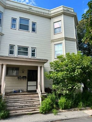 Exterior, Facade, Rowhouse