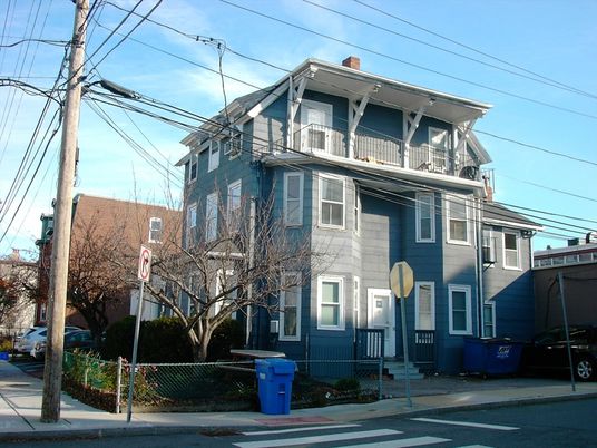 Exterior, Facade, American Foursquare