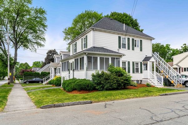 Exterior, Facade, Queen Anne Victorian