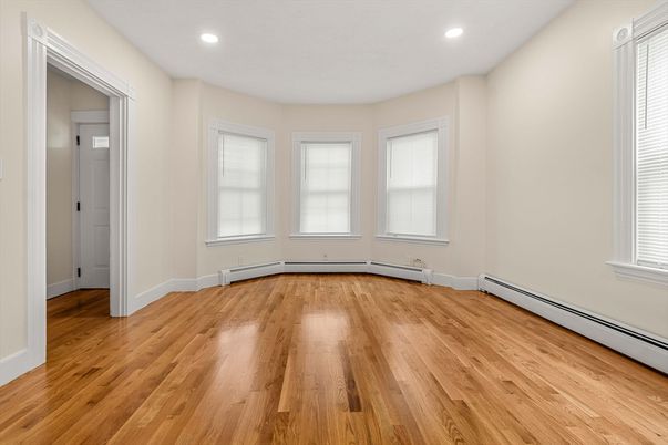 Empty room, Interior, Recessed Lighting, Wood Texture Flooring