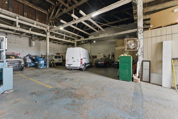 Garage, Interior, Wooden Beams
