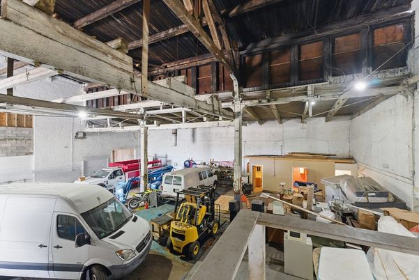 Garage, Interior