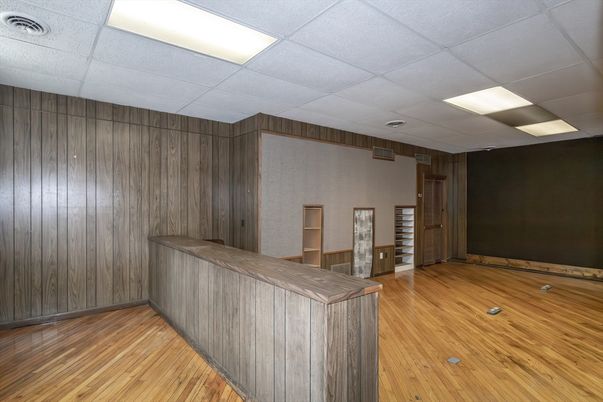 Empty room, Interior, Recessed Lighting, Wood Texture Flooring, Wooden Walls