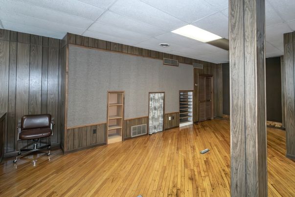 Interior, Recessed Lighting, Wood Texture Flooring, Wooden Walls