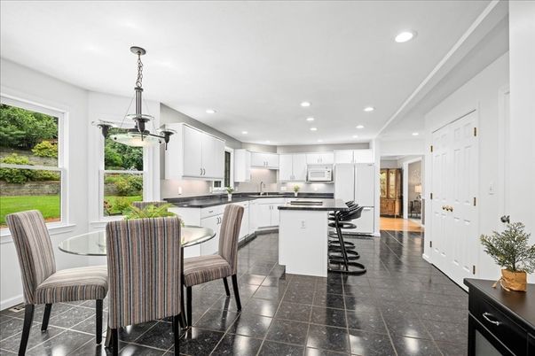 Dining room, Interior, Kitchen, Pendant Lights, Recessed Lighting, Stainless Steel Appliances