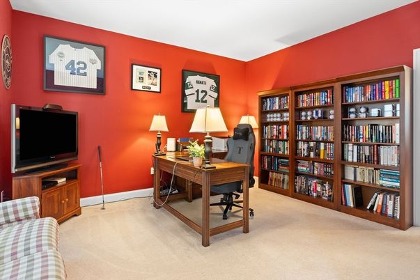 Home Office, Interior