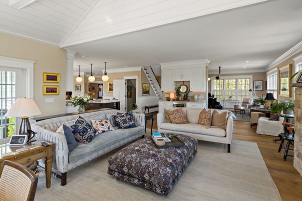 Dining room, Interior, Kitchen, Living room, Pendant Lights, Recessed Lighting, Wood Texture Flooring