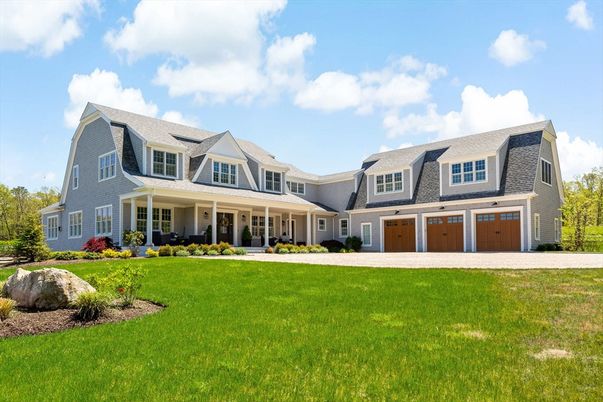 Attached, Exterior, Facade, Farmhouse