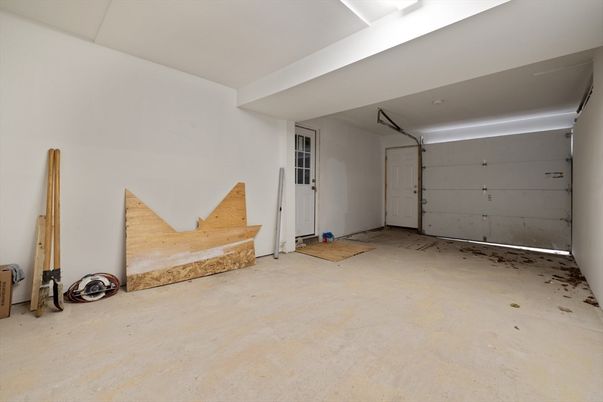 Garage, Interior
