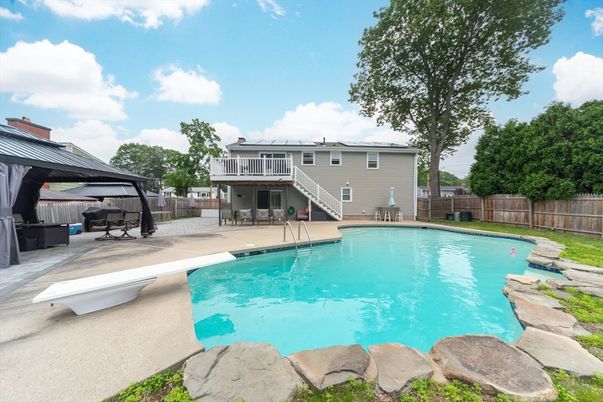 Exterior, Pool