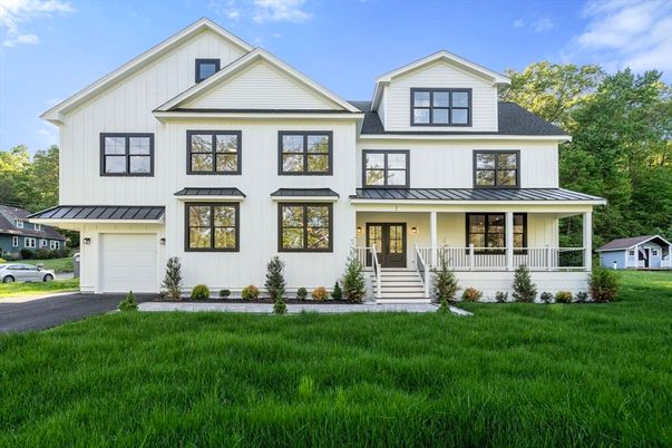 Attached, Exterior, Facade, Farmhouse
