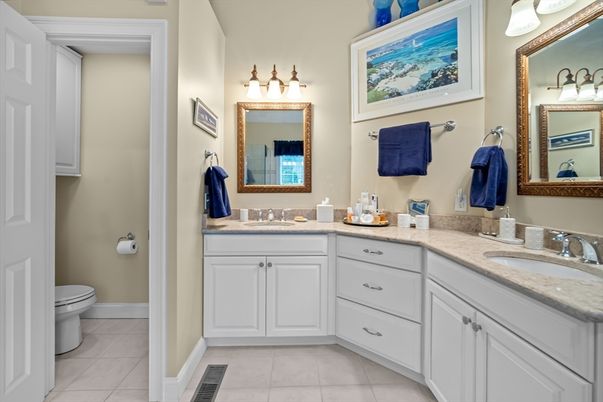 Bathroom, Dual Sink Vanities, Interior
