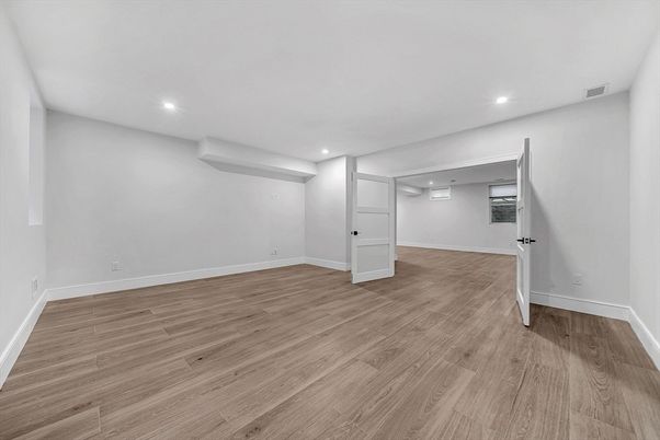 Empty room, Interior, Recessed Lighting, Wood Texture Flooring