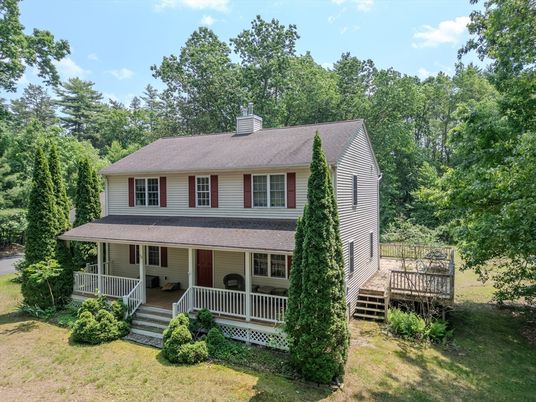 Backyard, Exterior, Facade, American Foursquare