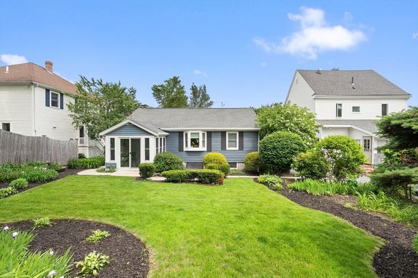 Backyard, Exterior, Facade, Cape Cod