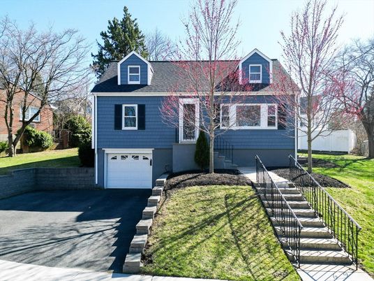 Attached, Exterior, Facade, Raised Ranch