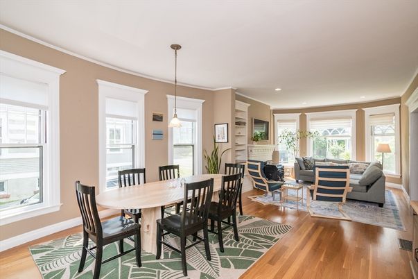 Dining room, Interior, Living room, Pendant Lights, Recessed Lighting, Wood Texture Flooring