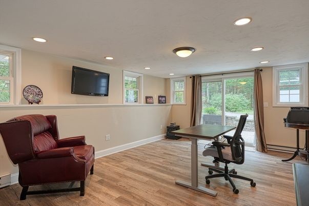 Home Office, Interior, Recessed Lighting, Wood Texture Flooring