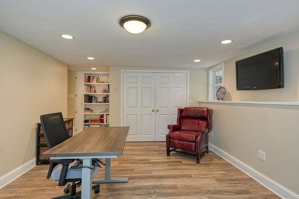 Home Office, Interior, Recessed Lighting, Wood Texture Flooring