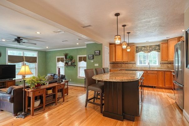 Dining room, Interior, Kitchen, Pendant Lights, Recessed Lighting, Wood Texture Flooring