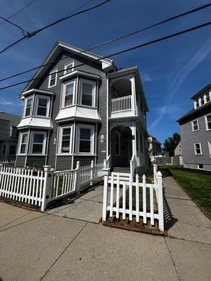 Exterior, Facade, Queen Anne Victorian
