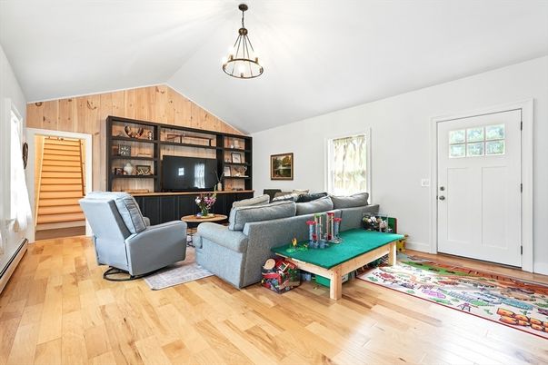 Interior, Living room, Pendant Lights, Wood Texture Flooring, Wooden Walls