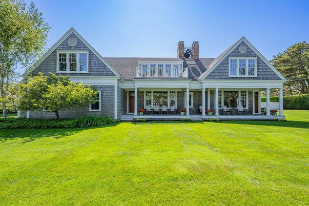 Backyard, Exterior, Facade, Farmhouse