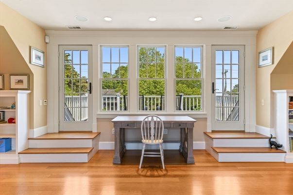 Home Office, Interior, Recessed Lighting, Wood Texture Flooring