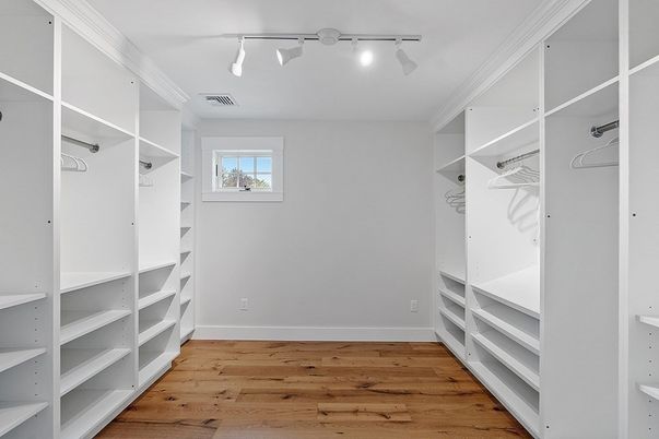 Interior, Walk-in Closets, Wood Texture Flooring