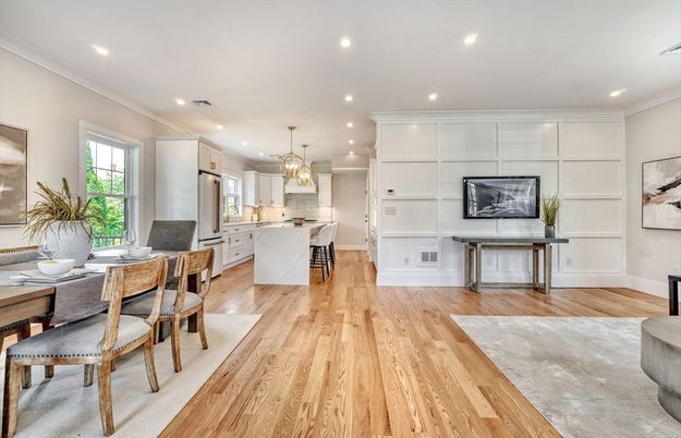 Chandelier, Dining room, Interior, Kitchen, Pendant Lights, Recessed Lighting, Wood Texture Flooring