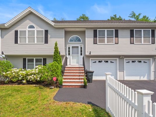 Attached, Exterior, Facade, Raised Ranch