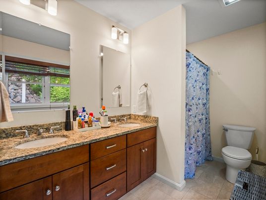 Bathroom, Dual Sink Vanities, Interior