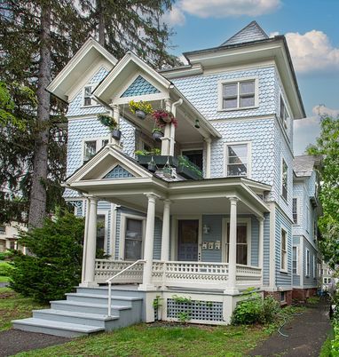Exterior, Facade, Queen Anne Victorian