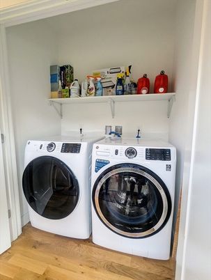 Interior, Utility Closets, Washer, Wood Texture Flooring
