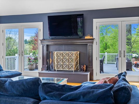 Fireplace, Interior, Living room