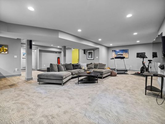 Fitness Equipment, Interior, Living room, Recessed Lighting