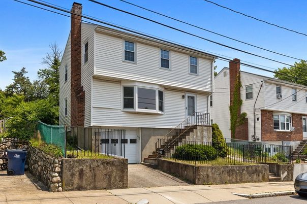 Attached, Exterior, Facade, Rowhouse
