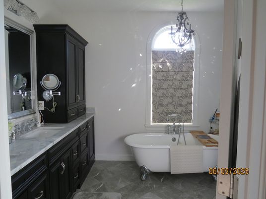 Bathroom, Chandelier, Free Standing Baths, Interior, Pendant Lights