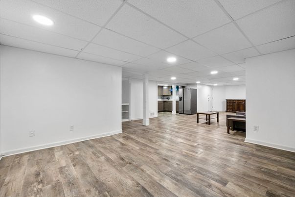 Empty room, Interior, Recessed Lighting, Wood Texture Flooring
