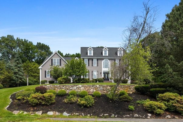 Backyard, Exterior, Facade, Queen Anne Victorian