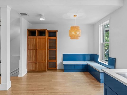 Interior, Pendant Lights, Wood Texture Flooring