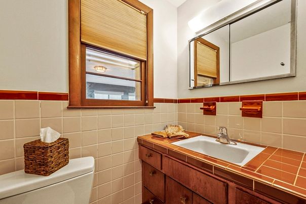 Bathroom, Interior, Tile Countertops