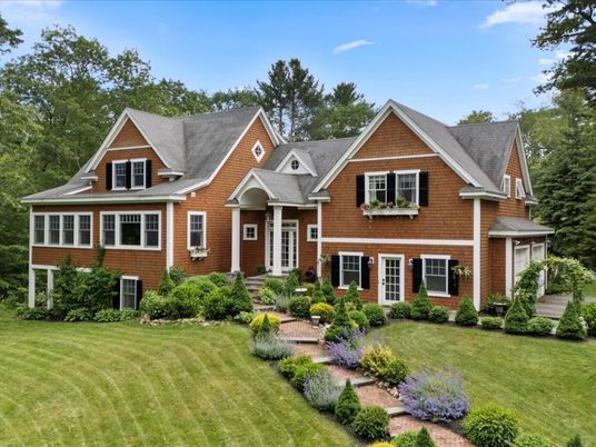 Exterior, Facade, Brick Facade, Brick Traditional