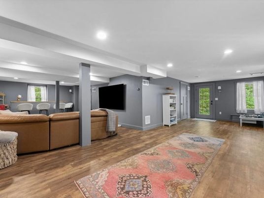 Interior, Living room, Recessed Lighting, Wood Texture Flooring