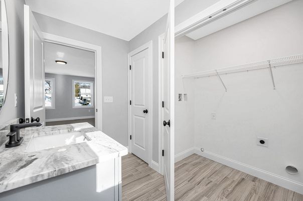 Bathroom, Interior, Walk-in Closets, Wood Texture Flooring