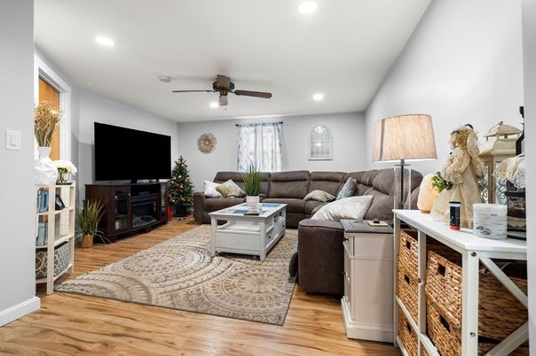 Interior, Living room, Recessed Lighting, Wood Texture Flooring