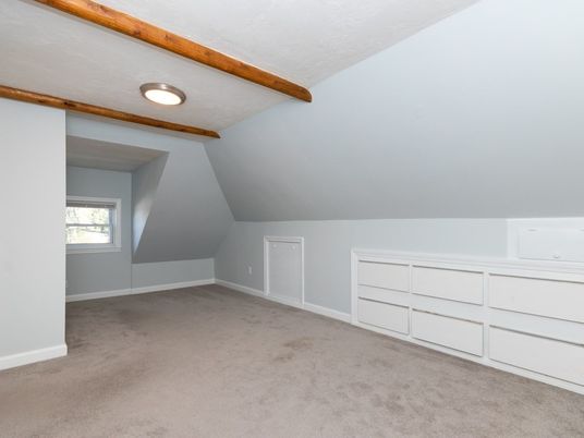 Empty room, Interior, Wooden Beams